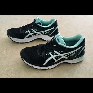 ASICS Women's Gel-Excite 4 running Shoe